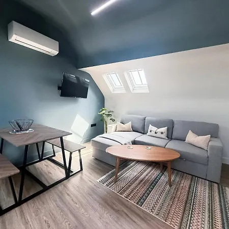 Westbury Collection - The Westbury Duplex *